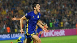 Αγγλικές «σειρήνες»                        καλούν Αζμούν!