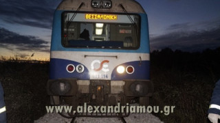 ΕΚΤΑΚΤΟ: Τρένο παρέσυρε και σκότωσε νεαρή γυναίκα (ΦΩΤΟ)