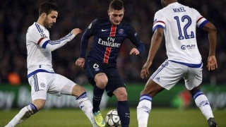 Κοιτάει                                            Βεράτι η Τσέλσι