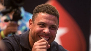 Ο Ρονάλντο                             μιλά για τον Ρονάλντο