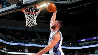 Το ιστορικό πρώτο καλάθι του Παπαγιάννη και η αντίδραση Αντετοκούνμπο