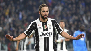 «Πλήγωσε» την πρώην ομάδα του ο Ιγκουαΐν, 2-1 η Γιουβέντους τη Νάπολι