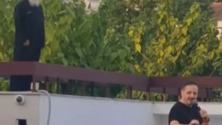 Αλέξανδρος Τσουβέλας: Ιερείς κάνουν μήνυση στον γνωστό κωμικό-Δείτε γιατί