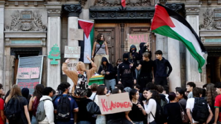 «Καίγεται» η Γαλλία: Ιστορική απεργία με φόντο την οικονομική κρίση