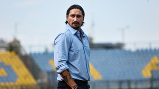 Σεμπάστιαν Λέτο: Ο «μασκοφόρος» που χορεύει τάνγκο την Κηφισιά