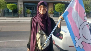 Τρανς αντιφασίστρια έγινε μουσουλμάνα και την έδιωξαν από το τζαμί!