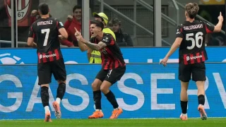 Πήρε το ντέρμπι η Μίλαν και έβαλε...φωτιά στην κορυφή