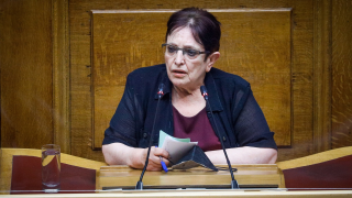 Εξιτήριο για την Αλέκα Παπαρήγα: «Επιτελούν έργο σε αντίξοες συνθήκες»