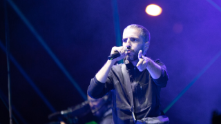 Sold out (και) στο Βερολίνο ο ΛΕΞ: Τον αποθεώνει η DW