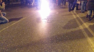Θεσσαλονίκη - ΕΚΤΑΚΤΟ: Ρίψη βομβών μολότοφ από κουκουλοφόρους (ΒΙΝΤΕΟ)