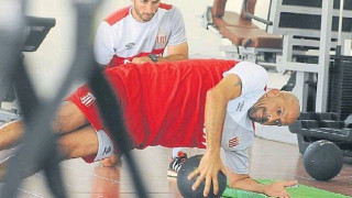 Επιστρέφει στα γήπεδα ο                               Βερόν