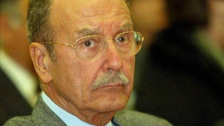 Στο νοσοκομείο                ο Κωστής Στεφανόπουλος