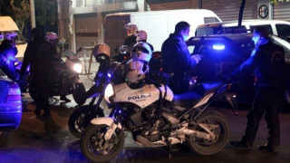 Μεγάλη αστυνομική επιχείρηση με δεκάδες προσαγωγές στη Ροτόντα