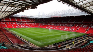 Κοιμήθηκαν στο «Όλντ Τράφορντ» για να δουν το ντέρμπι με την Άρσεναλ!