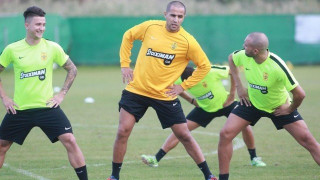 Ξεκαθαρίζει  το      τοπίο       με  τους Αλγερινούς