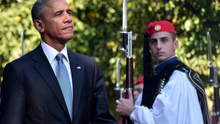 Το «ατίθασο» αεροπλάνο του Ομπάμα και το απρόοπτο με το κόκκινο χαλί