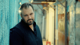 Ο Νίκος Κυπριώτης ερμηνεύει μεγάλη επιτυχία των Κυριάκου Παπαδόπουλου-Ηλία Φιλίππου