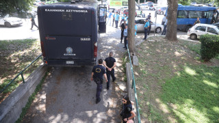 Δολοφονία Καμπανού: Μια προσαγωγή μετά από επεισόδια ενόψει της δίκης σε δεύτερο βαθμό