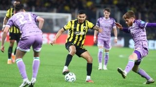 Conference League: Γκέλα ολκής για την ΑΕΚ, ισόπαλη 1-1 με τη Σάμροκ και τώρα,.. τρέχει