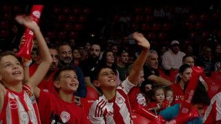 Ολυμπιακός: Τρίποντο του Έβανς και... σταυροί στην εξέδρα!