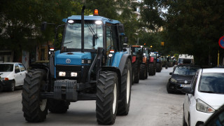 Απέκλεισαν το ΥΜΑΘ οι αγρότες: Απείλησαν να ρίξουν την πύλη