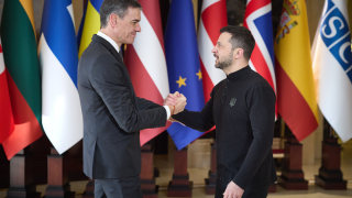 Στην Ισπανία μετά το διπλό deal ο Ζελένσκι: Τι ζητά από τον Σάντσεθ