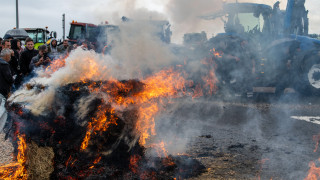 «Φλέγεται» η χώρα από τα αγροτικά μπλόκα: Πού αναμένονται νέες κινητοποιήσεις
