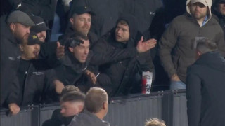 Φέγενορντ: Ένταση Φαν Πέρσι-οπαδών μετά τον αποκλεισμό-Πήγε στις κερκίδα και τα... άκουσε (vid)