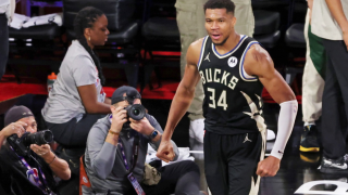 NBA: Με ποιους μπορεί να γίνει trade ο Αντετοκούνμπο