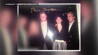 Οργή Κλίντον για Τραμπ: Ποιοι διάσημοι βρίσκονται στα νέα αρχεία Έπσταιν