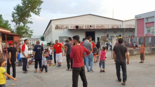 ΤΩΡΑ: Διαμαρτυρία προσφύγων στο Ωραιόκαστρο - Κλειστή η Συμμαχική Οδός