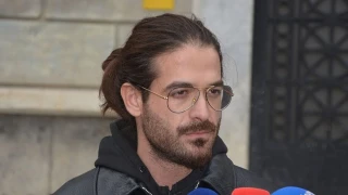 Άρης Μουγκοπέτρος-Ελεύθερος μετά τη μήνυση της συζύγου του: «Όλα θα ειπωθούν στο δικαστήριο»