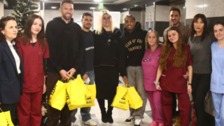 Βρέθηκαν στο Διαβαλκανικό και μοίρασαν δώρα και χαμόγελα παίκτες του Άρη