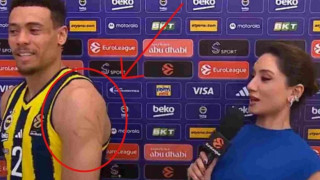 Έδειξε τις γρατζουνιές στο σώμα του: «Αυτό είναι το παιχνίδι του Ολυμπιακού»