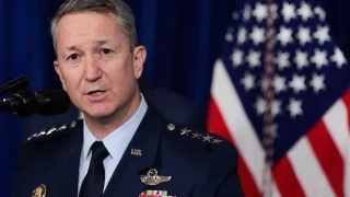 Ποιος είναι ο στρατηγός που αποθέωσε ο Τραμπ για τη σύλληψη Μαδούρο