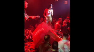 Θεσσαλονίκη: Πέταξαν… καναπέ σε πίστα νυχτερινού κέντρου