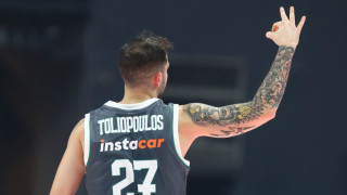 Ο Βασίλης Τολιόπουλος είναι εδώ: Εμφάνιση... καριέρας και ηχηρό μήνυμα