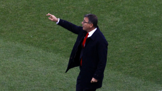 «Ύμνοι» για Λεμονή στη Σερβία