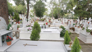 Θεσσαλονίκη: Κλέβουν κομμάτια μαρμάρου και καντήλια από τα κοιμητήρια Θέρμης