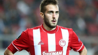 Ο    Θρύλος  βγάζει  στο  σφυρί  όλα τα ασημικά του