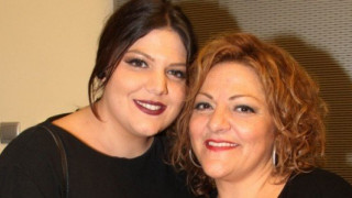 Η κόρη της Βίκυς Σταυροπούλου ποζάρει με πούρο και πουκάμισο! (ΦΩΤΟ)