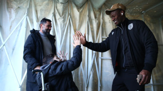 Ο Γιάννης Παπαστεφανάκης υποδέχτηκε τους παίκτες του ΑΕΛ-ΠΑΟΚ (pics)