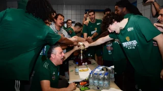 Παναθηναϊκός: Γέλια, φωνές και αγκαλιές-«We won, Panathinaikos»