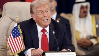 «Σόου» Τραμπ για βουλεύτριες: «Χαμηλού IQ, μπείτε σε βάρκα με τον παράφρονα Ντε Νίρο»