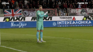 Παρακάμερα ΑΕΛ-ΠΑΟΚ: Η άτυχη στιγμή του Παβλένκα και η αγωνία στον πάγκο