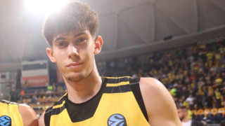 Χατζηλάμπρου﻿: «Έτσι βιώσαμε τις ημέρες που ο γιος μας ήταν εγκλωβισμένος στο Άμπου Ντάμπι»