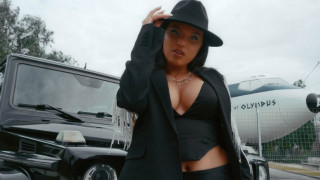 Έλενα Χάρου: Με άρωμα καλλιστείων το βίντεο κλιπ του νέου της single