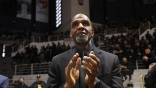 Έρχεται Ελλάδα για το ΠΑΟΚ-Άρης ο Κεν Μπάρλοου