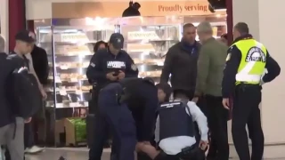 Αθήνα-«Ελ. Βενιζέλος»: Έπεσαν πάνω του επειδή κρατούσε σημαία του Ισραήλ