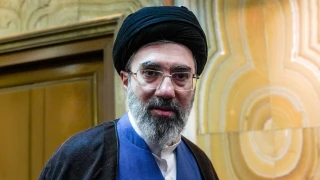 Daily Mail: Ο Μοτζτάμπα Χαμενεΐ μεταφέρθηκε για χειρουργείο στη Μόσχα